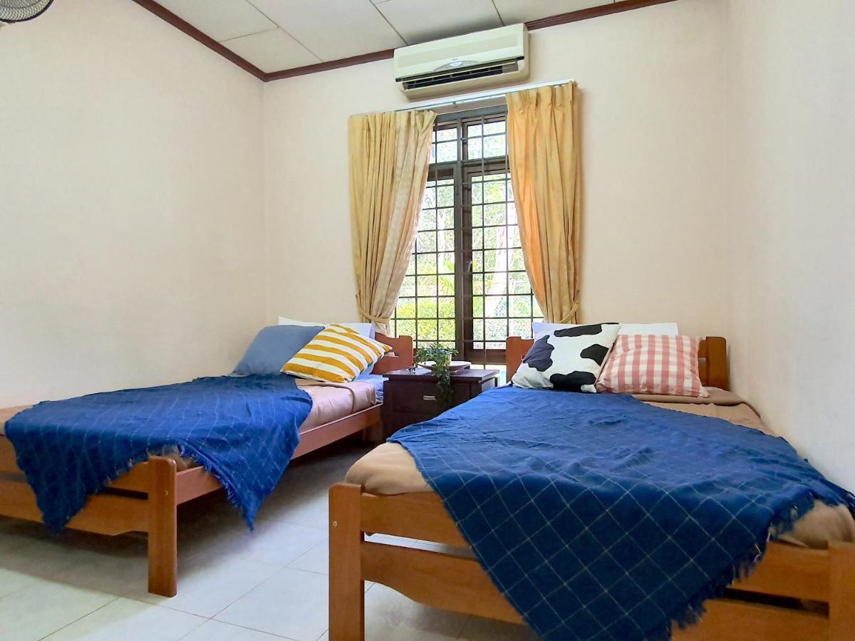 Melaka Afamosa Villa With Private Pool For 10 Pax Alor Gajah Εξωτερικό φωτογραφία