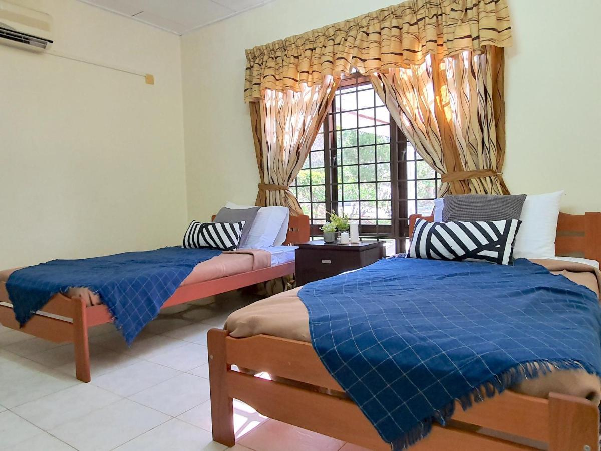 Melaka Afamosa Villa With Private Pool For 10 Pax Alor Gajah Εξωτερικό φωτογραφία