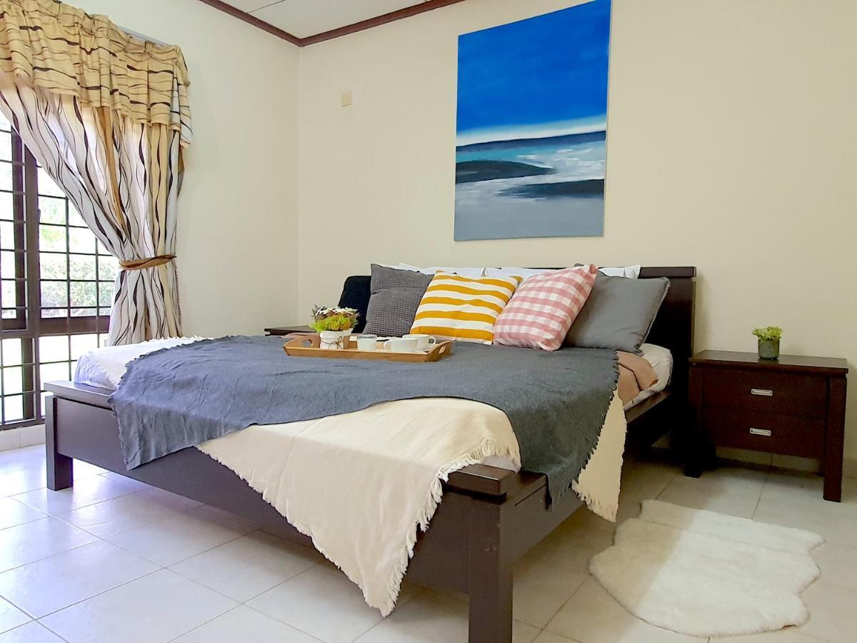 Melaka Afamosa Villa With Private Pool For 10 Pax Alor Gajah Εξωτερικό φωτογραφία