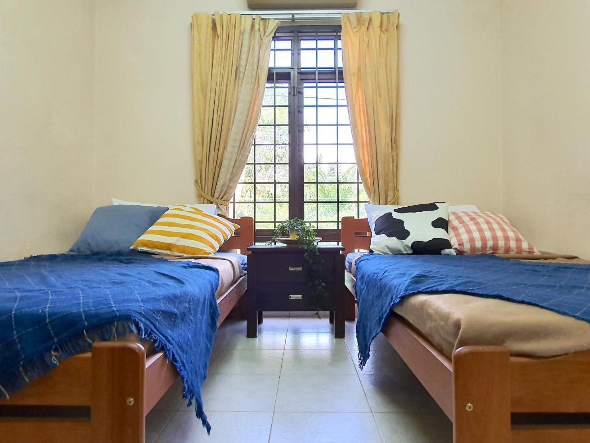 Melaka Afamosa Villa With Private Pool For 10 Pax Alor Gajah Εξωτερικό φωτογραφία