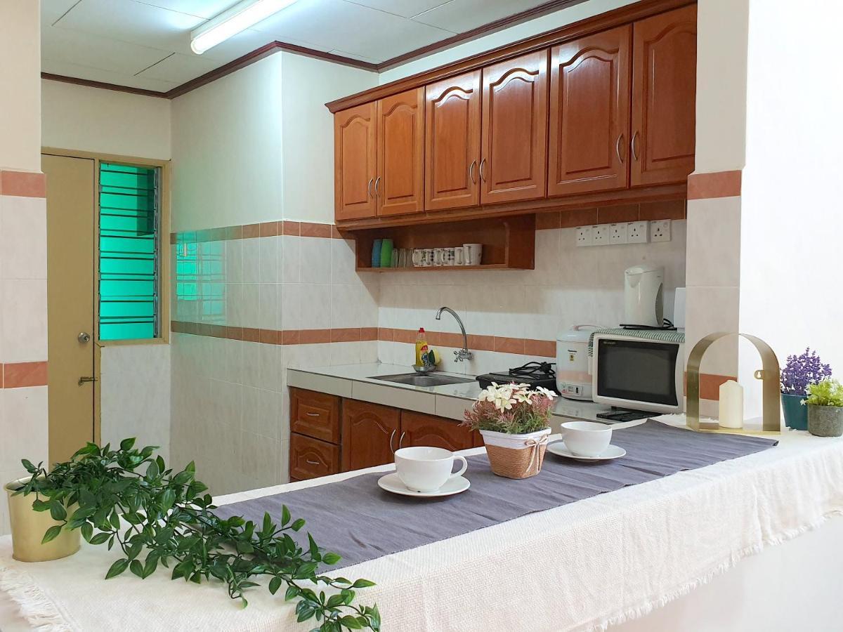 Melaka Afamosa Villa With Private Pool For 10 Pax Alor Gajah Εξωτερικό φωτογραφία