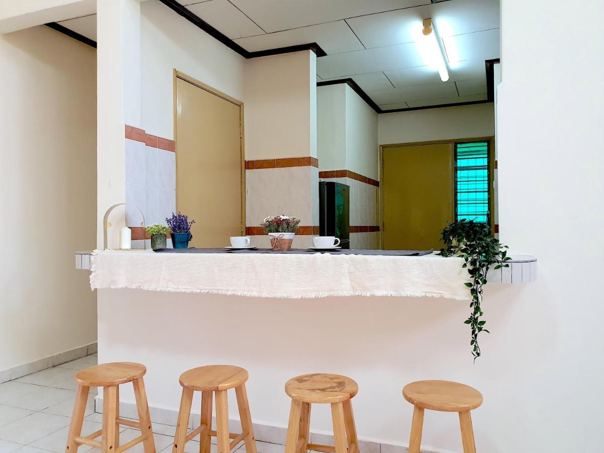 Melaka Afamosa Villa With Private Pool For 10 Pax Alor Gajah Εξωτερικό φωτογραφία